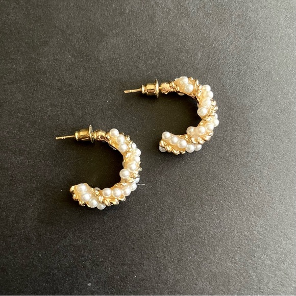 Small Gold Pearl Hoop Fashion Earrings - NWT - Picture 2 of 6